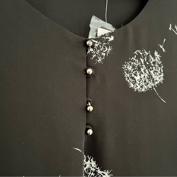 Reitman’s NWT Sleeveless Top Dandelion Print Black and White Relaxed Fit Medium - Picture 5 of 5